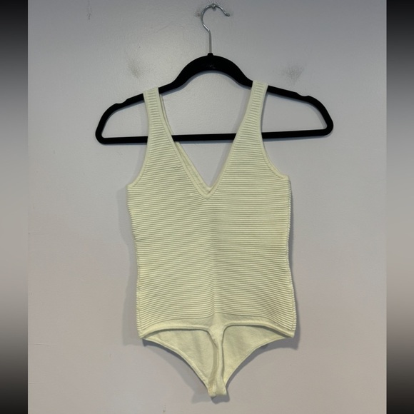Abercrombie and Fitch white ribbed knit bodysuit - Picture 3 of 3